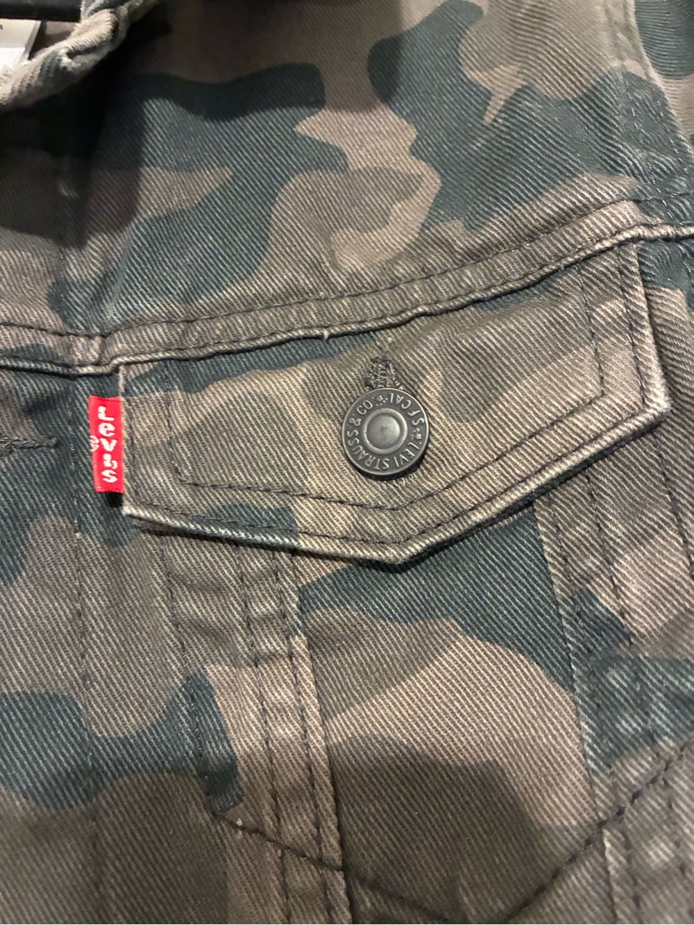 Levi's Kids Camo Denim Trucker Jacket - Olive Green & Dark Green - Picture 4 of 5